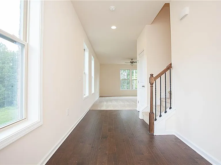 4505 Almanor Cir — Photo 4
