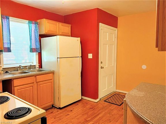 4th image of 1506 Park Ave
