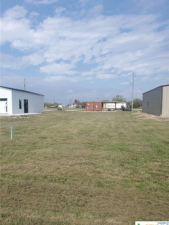 2nd image of 1208 W Dallas Ave