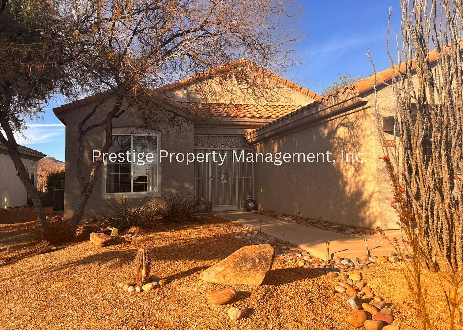 Gorgeous 55+ community home located in Heritage Highlands at Dove Mountain — Photo 1