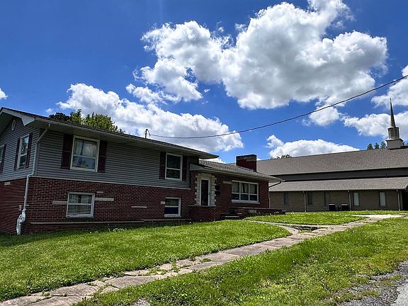 3rd image of 1908 E Oak St