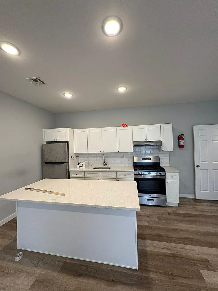 Building Photo - 224 Rosa Parks Blvd #302