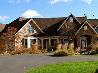 279 Saint Andrews Dr, Hudson, WI 54016
