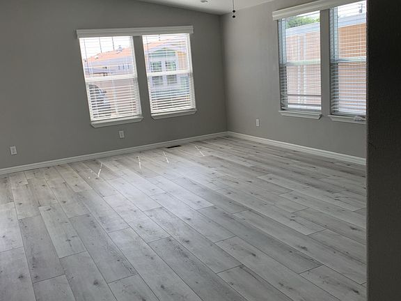 4th image of 205 E Driffill Blvd #73