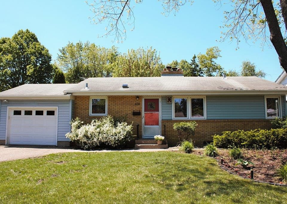 1st image of 614 E Park Valley Dr