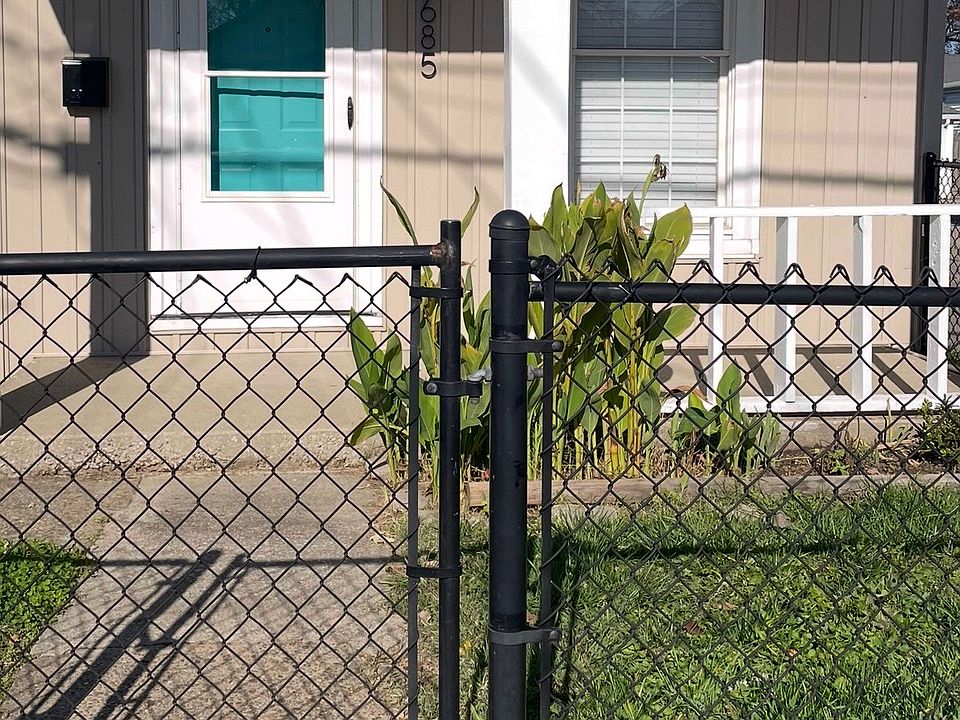1st image of 685 Lynn St