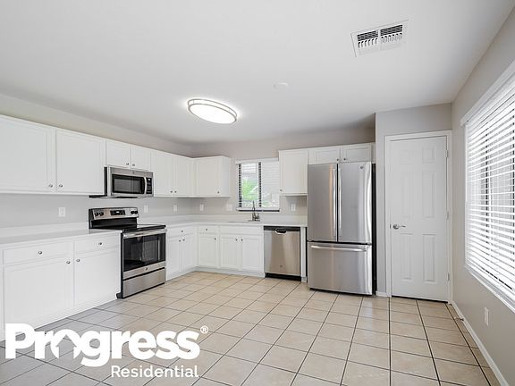 5th image of 12505 W Well St