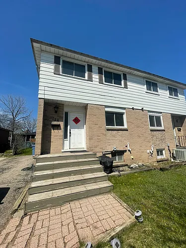 126 Conroy Cres S Photo 1
