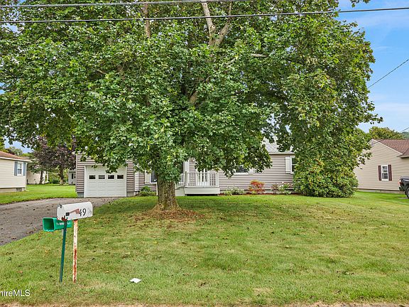4th image of 49 Dutchess Ave