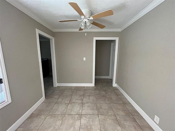 3rd image of 502 Ogilvie St