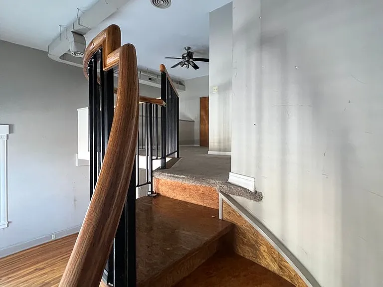 313 Park Central E #303 — Photo 20