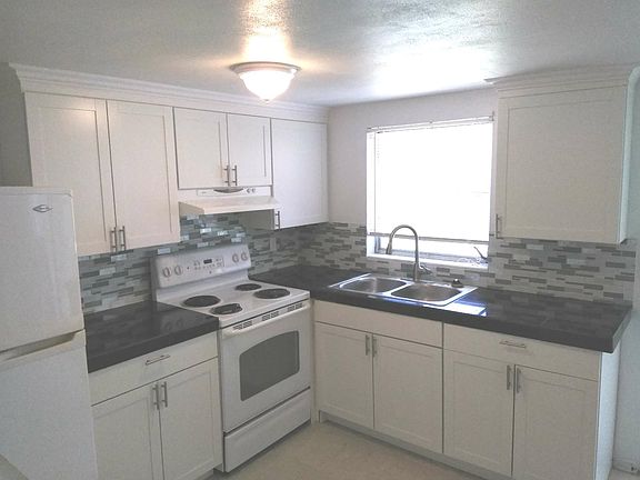 3rd image of 13 N Lee St