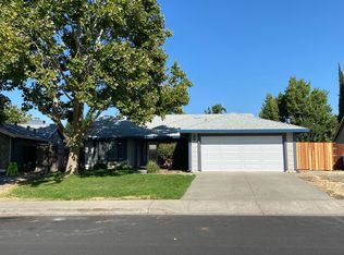 560 Countryside Dr, Vacaville, CA 95687