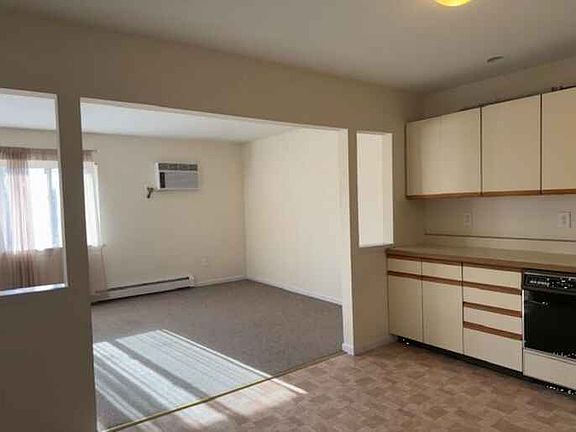 4th image of 3 Shore Dr APT 6