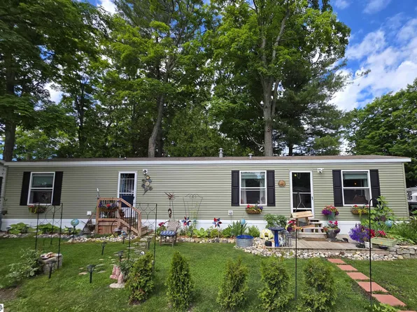 616 Shadywood St, Elk Rapids, MI 49629