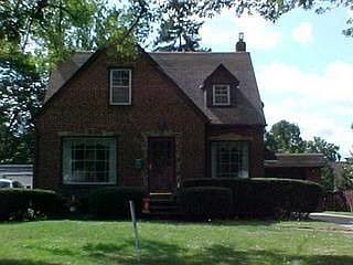 1st image of 21473 Cromwell Ave