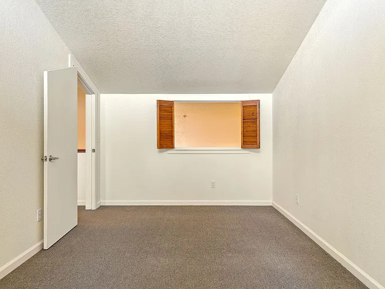 2074-2078 Parker Street - Residential — Photo 33