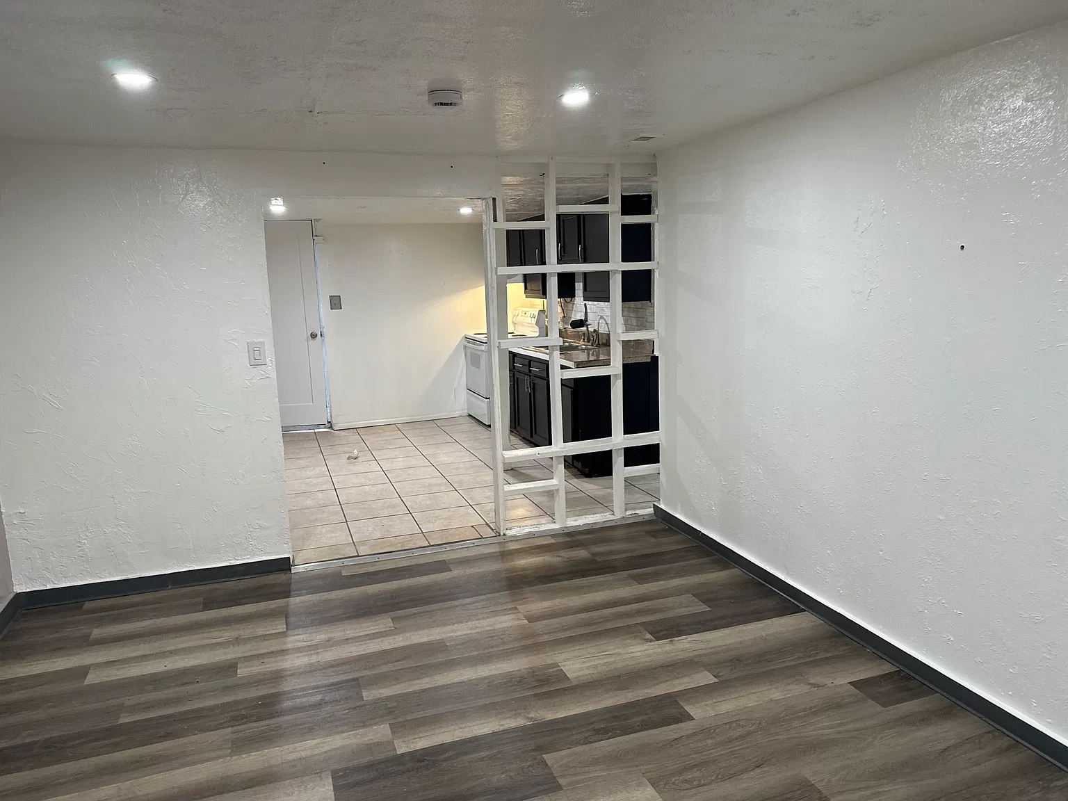 2 bed, 1000 sqft, $1,600 — Photo 3