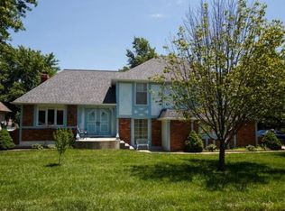 1414 E Salem Ln, Olathe, KS 66062