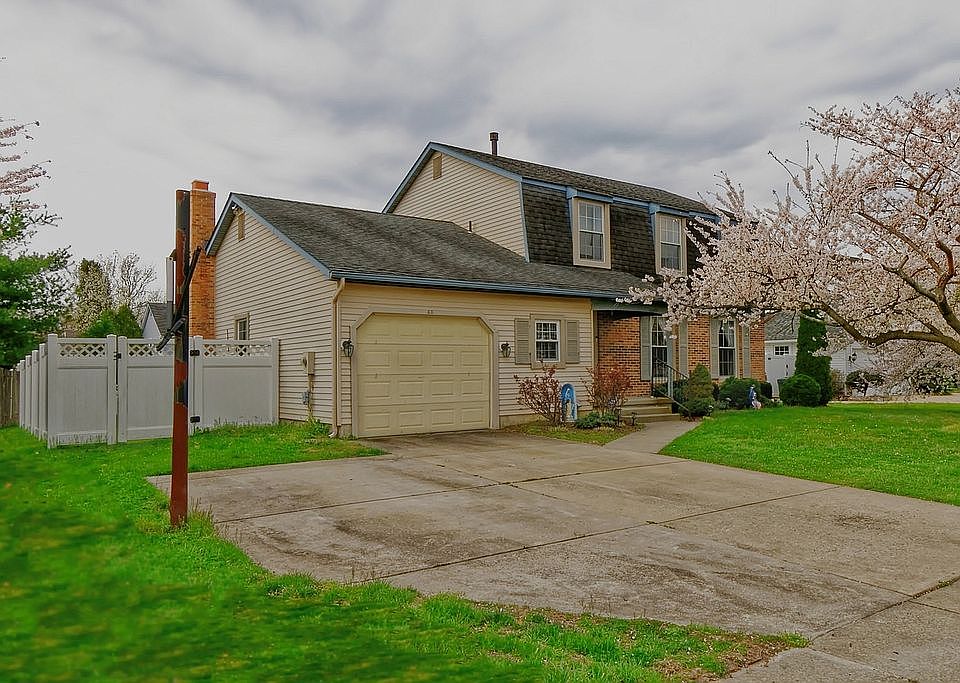 1st image of 43 White Pine Dr