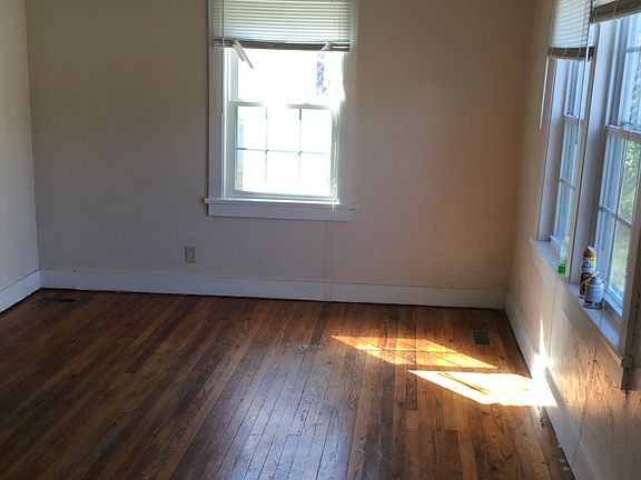 2nd image of 4014 Seahorn Ave