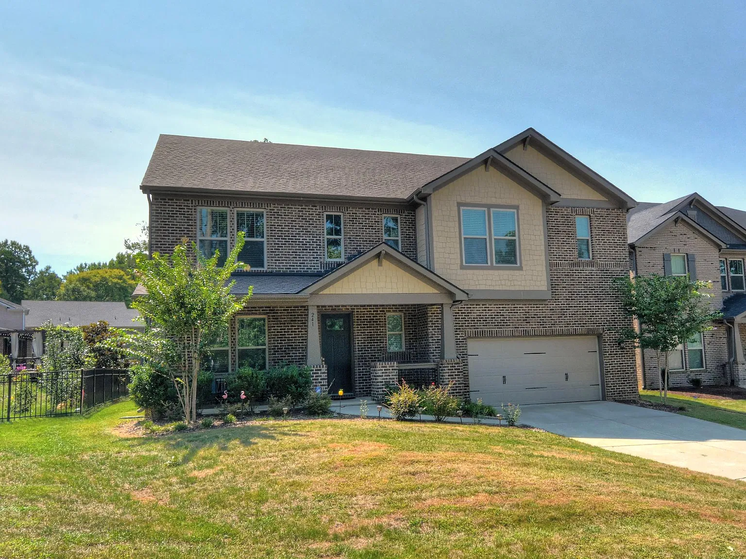 5 bed, 3655 sqft, $4,500 — Photo 2