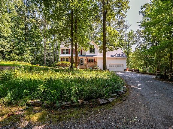 3rd image of 4462 Windsor Lake Dr