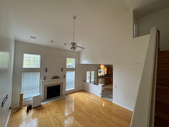 4th image of 676 Forest Lakes Dr