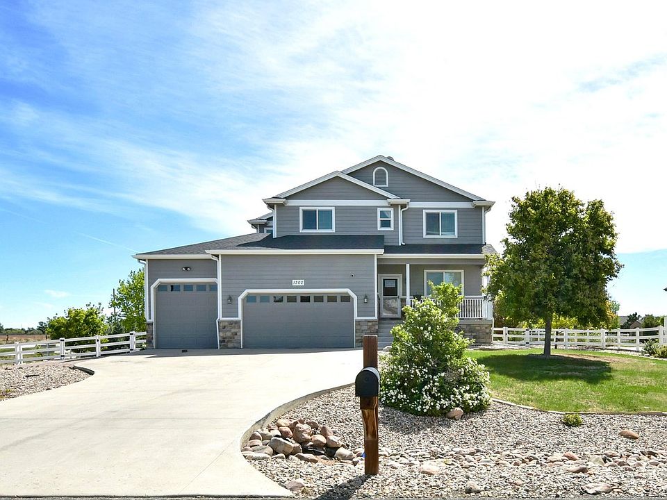 1st image of 1302 Park Ridge Dr