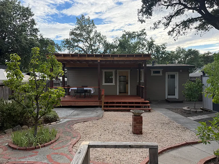 18351 Clayton Ave — Photo 2