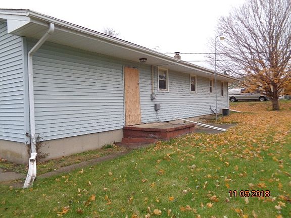 4th image of 2505 Whale Ave