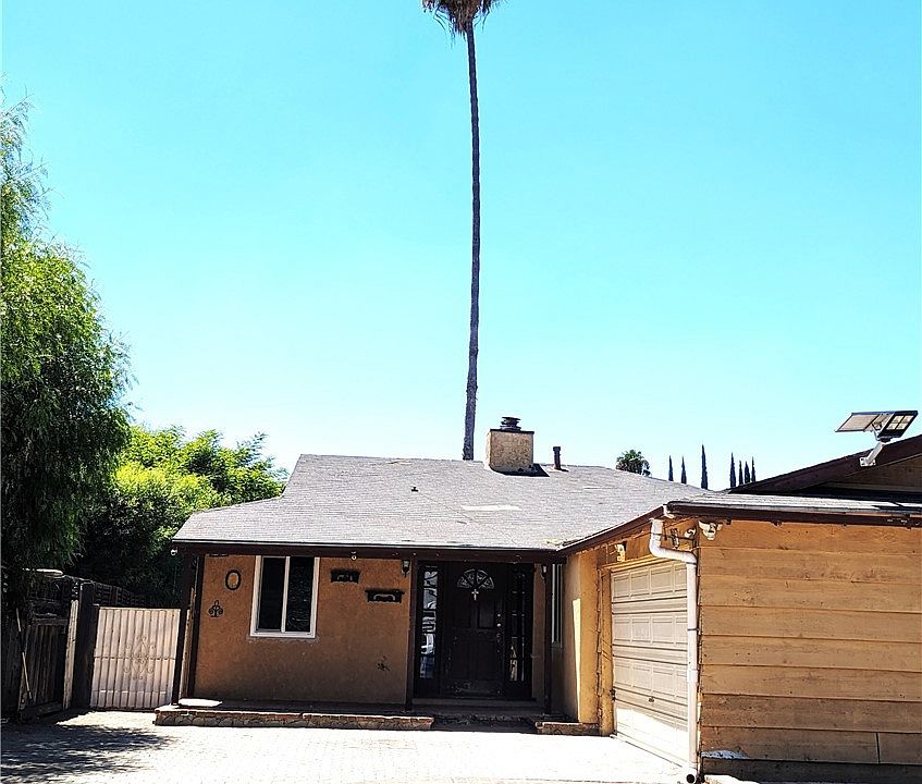 1st image of 20914 Vose St