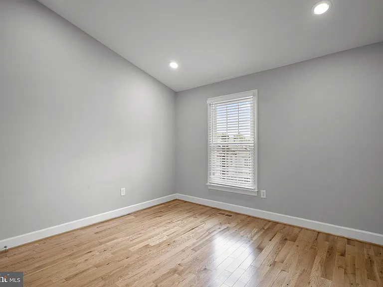 10 Loganwood Ct — Photo 26