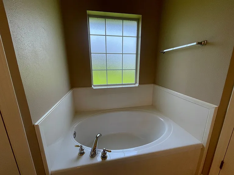 2922 Le Oaks Dr — Photo 10
