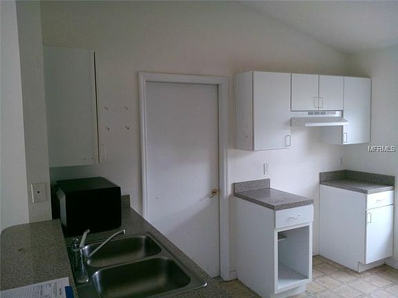 4th image of 775 Charles Ave