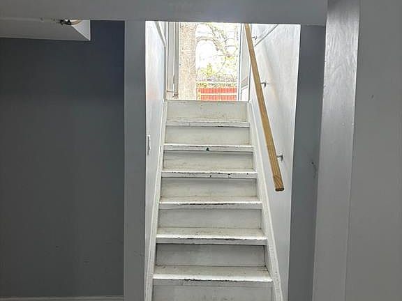 3rd image of 3580 McKay Ave