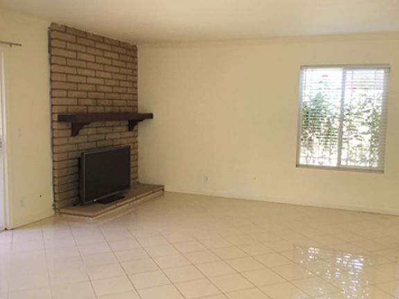3rd image of 1845 Essex Ave