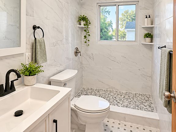 Updated full bathroom