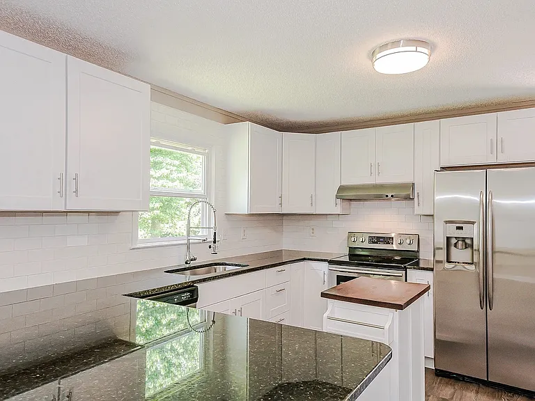 6814 Barrington Dr — Photo 9