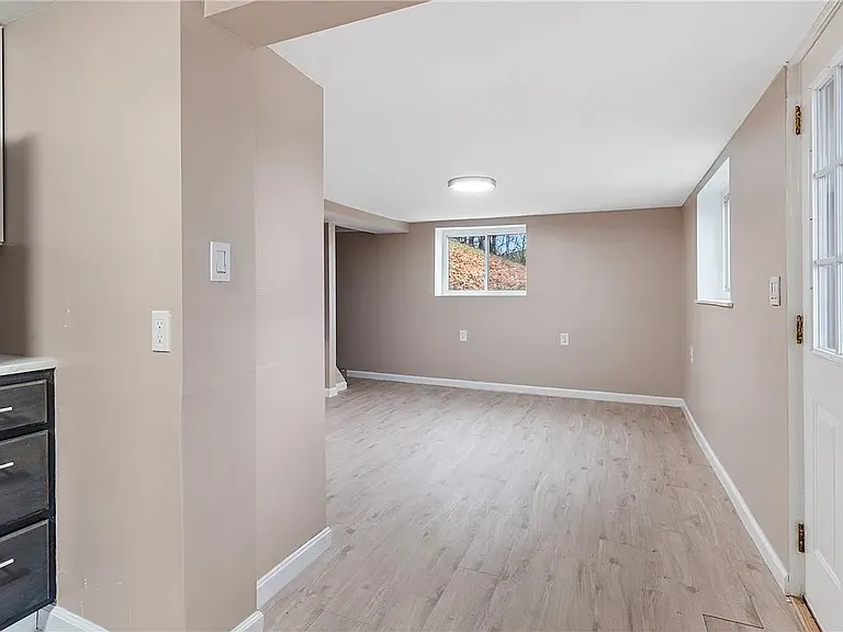 125 Liberty St — Photo 8