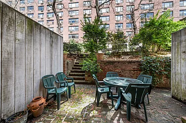 Rented by Cooper & Cooper Real Estate