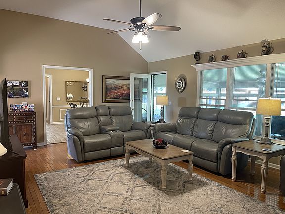 5th image of 157 Summerset Pl