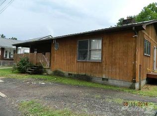 91 Godby St, Logan, WV 25601