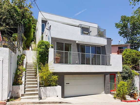 3rd image of 3907 W De Longpre Ave