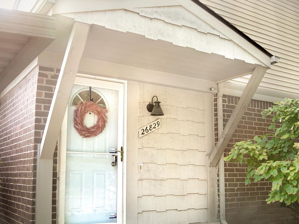 1st image of 26829 Farmbrook Villa Dr #1