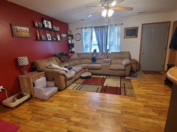 2nd image of 511 N Oak St