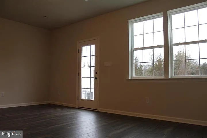 157 Mazzeo Dr — Photo 6