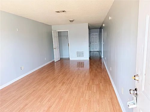890 E Cherry St #204 Photo 1