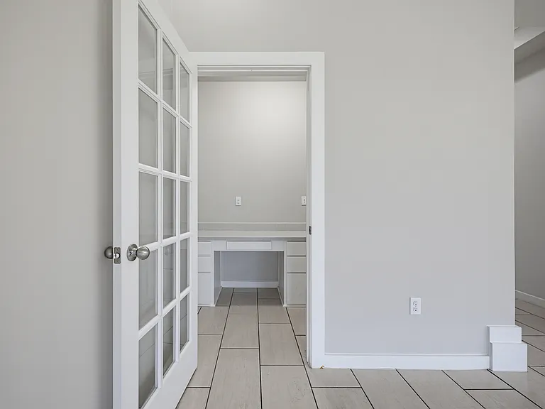 1012 Pasadena St — Photo 9