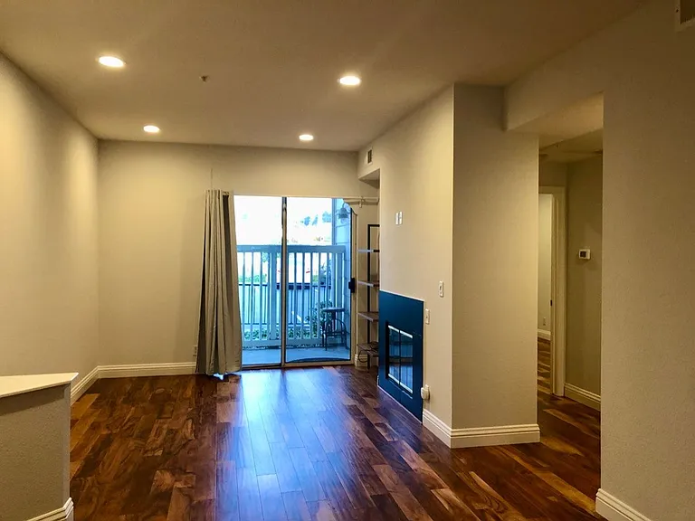 1400 El Camino Real #115 — Photo 2